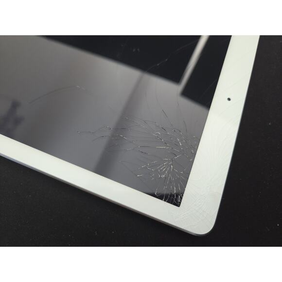 Apple iPad Air A1476 32 GB, Wi-Fi + 4G, 9.7 in - Silver - Picture 2 of 4